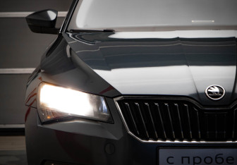 Подержанный автомобиль Skoda Superb Liftback 2018 года (37 фото)