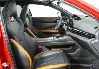 Подержанный автомобиль Changan UNI-V 2023 года (15 фото)