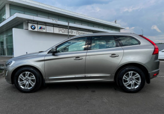 Подержанный автомобиль Volvo XC60 2014 года (8 фото)