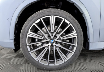 Новый BMW X1 2025 (7 фото)