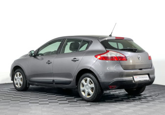Подержанный автомобиль Renault Megane Hatchback 2012 года (7 фото)