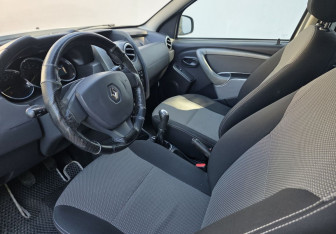 Подержанный автомобиль Renault Duster 2017 года (9 фото)