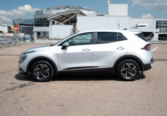 Подержанный автомобиль Kia Sportage 2022 года (8 фото)