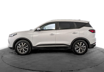 Подержанный автомобиль Chery Tiggo 7 Pro 2023 года (8 фото)