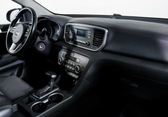 Подержанный автомобиль Kia Sportage 2018 года (8 фото)