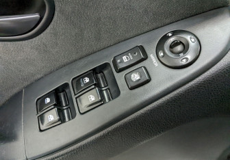 Подержанный автомобиль Hyundai Elantra Sedan 2007 года (12 фото)