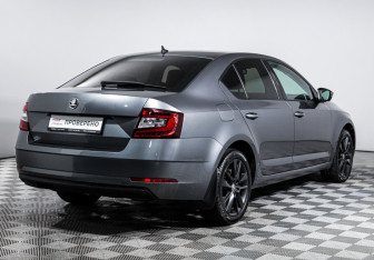 Подержанный автомобиль Skoda Octavia Wagon 2019 года (5 фото)