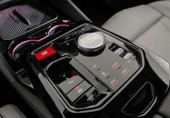 Подержанный автомобиль BMW M5 Sedan 2024 года (18 фото)