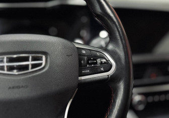 Подержанный автомобиль Geely Tugella 2021 года (14 фото)