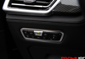 Подержанный автомобиль BMW X6 2019 года (23 фото)