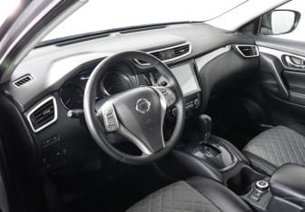 Подержанный автомобиль Nissan X-Trail 2018 года (9 фото)