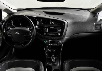 Подержанный автомобиль Kia Ceed Wagon 2013 года (9 фото)