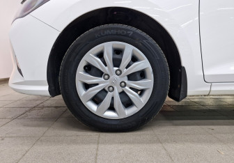 Подержанный автомобиль Hyundai Solaris Sedan 2021 года (13 фото)