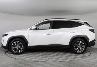 Подержанный автомобиль Hyundai Tucson 2023 года (8 фото)