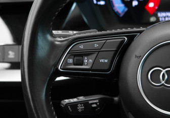 Подержанный автомобиль Audi A3 Hatchback 2021 года (12 фото)