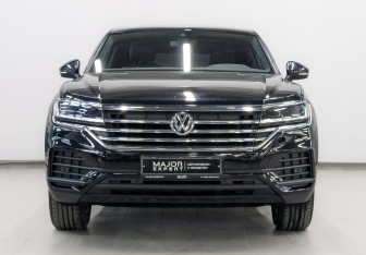 Подержанный автомобиль Volkswagen Touareg 2018 года (2 фото)