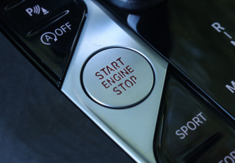 Подержанный автомобиль BMW X7 2021 года (19 фото)