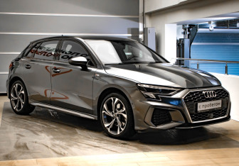 Подержанный автомобиль Audi A3 Hatchback 2021 года (3 фото)