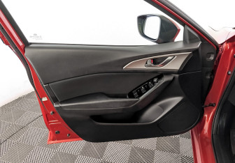 Подержанный автомобиль Mazda 3 Sedan 2018 года (20 фото)