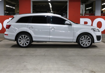 Подержанный автомобиль Audi Q7 2014 года (4 фото)