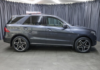 Подержанный автомобиль Mercedes-Benz GLE 2015 года (4 фото)