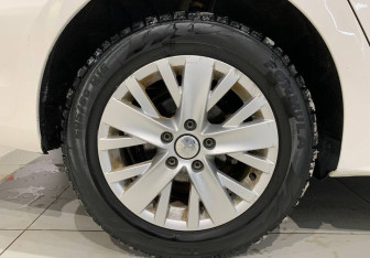 Подержанный автомобиль Volkswagen Jetta Sedan 2014 года (18 фото)