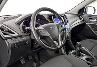 Подержанный автомобиль Hyundai Santa Fe 2014 года (16 фото)