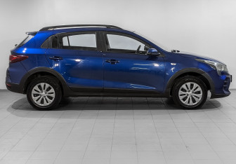 Подержанный автомобиль Kia Rio Hatchback 2021 года (4 фото)