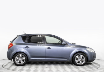 Подержанный автомобиль Kia Ceed Hatchback 2008 года (4 фото)