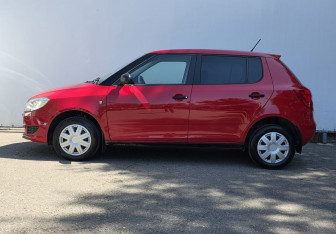 Подержанный автомобиль Skoda Fabia Hatchback 2013 года (8 фото)