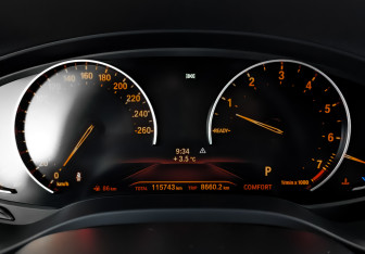 Подержанный автомобиль BMW X3 2020 года (16 фото)