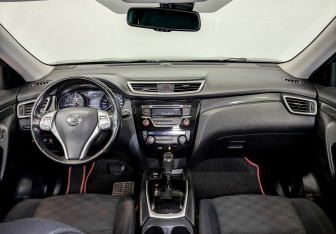 Подержанный автомобиль Nissan X-Trail 2018 года (14 фото)