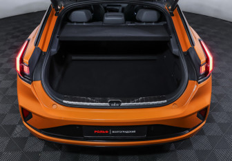 Подержанный автомобиль Zeekr 001 2024 года (10 фото)