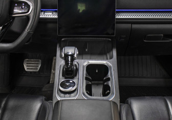 Подержанный автомобиль Jaecoo J7 2023 года (15 фото)