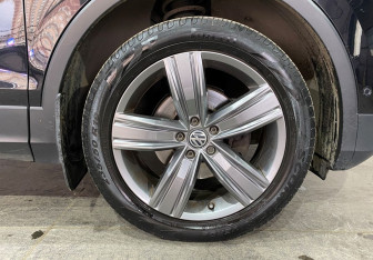 Подержанный автомобиль Volkswagen Tiguan 2018 года (20 фото)