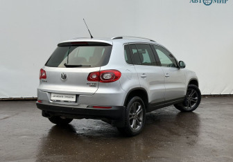 Подержанный автомобиль Volkswagen Tiguan 2009 года (5 фото)