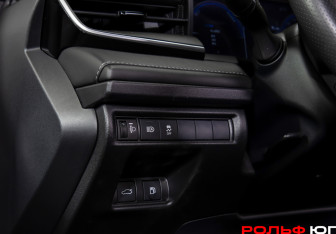 Подержанный автомобиль Toyota Camry Sedan 2024 года (20 фото)
