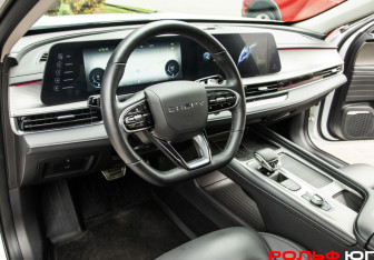 Подержанный автомобиль Chery Arrizo 8 2023 года (18 фото)