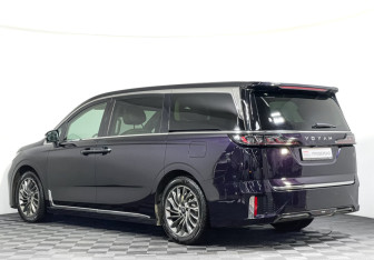 Подержанный автомобиль Voyah Dream 2024 года (7 фото)