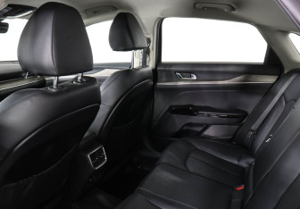 Подержанный автомобиль Kia K5 2020 года (12 фото)