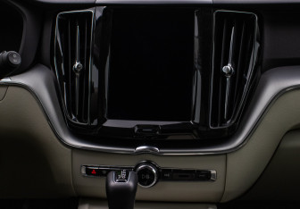 Подержанный автомобиль Volvo XC60 2021 года (14 фото)