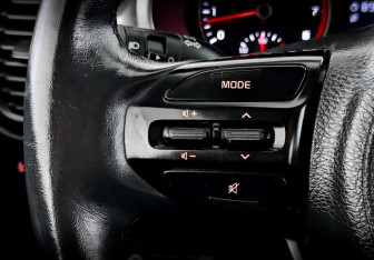 Подержанный автомобиль Kia Rio Hatchback 2021 года (26 фото)