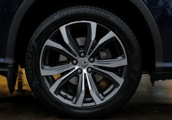 Подержанный автомобиль Lexus RX 2017 года (10 фото)