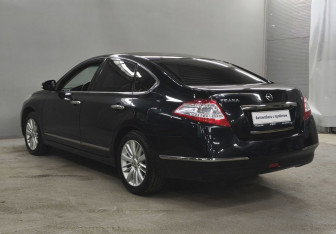 Подержанный автомобиль Nissan Teana 2013 года (7 фото)