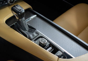 Подержанный автомобиль Volvo V90 Cross Country 2017 года (14 фото)