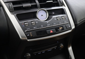 Подержанный автомобиль Lexus NX 2018 года (13 фото)