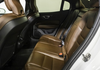 Подержанный автомобиль Volvo S60 2020 года (14 фото)