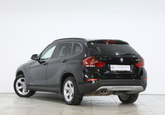 Подержанный автомобиль BMW X1 2013 года (4 фото)