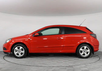 Подержанный автомобиль Opel Astra Hatchback 2007 года (8 фото)