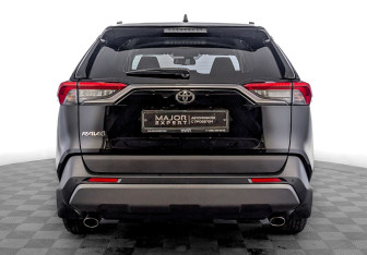 Подержанный автомобиль Toyota RAV4 2021 года (6 фото)
